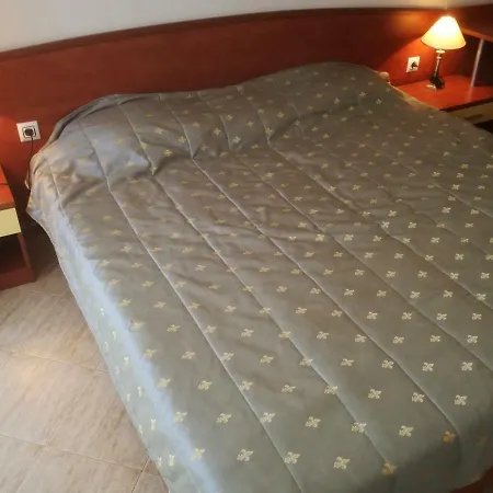 Top Floor In Poseidon Complex דירה