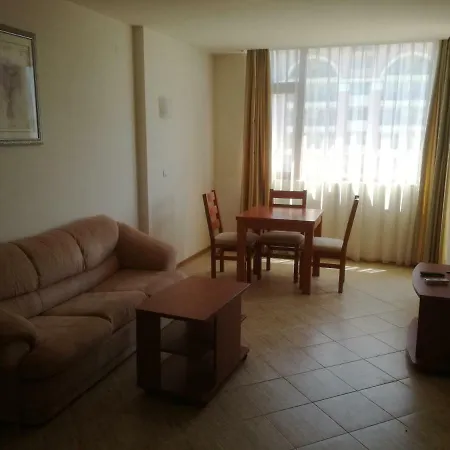 דירה Top Floor In Poseidon Complex