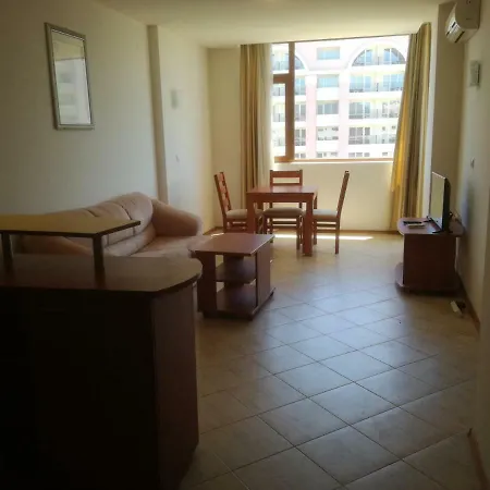 דירה Top Floor In Poseidon Complex